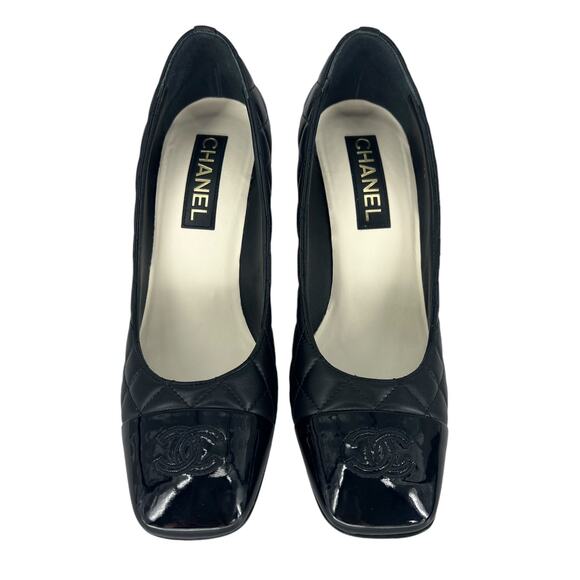 Chanel 2022 Quilted Interlocking Cap Toe CC Logo Pumps - Picture 6 of 13